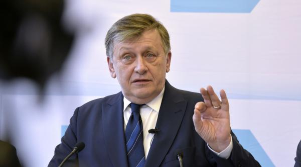 crin antonescu usl s a rupt pentru ca ponta a preferat o combinatie oculta in complicitate indirecta cu traian basescu crin antonescu usl s a rupt pentru ca ponta a preferat o combinatie oculta in complicitate indirecta cu traian basescu