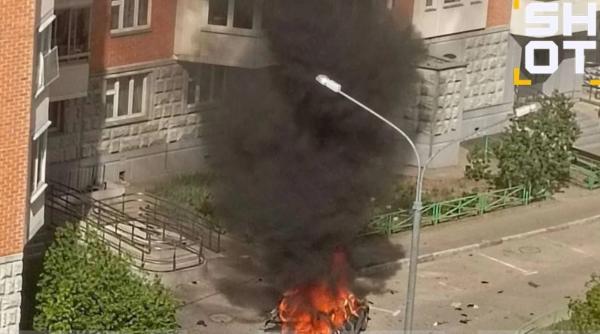 un general rus ar fi murit in urma exploziei unei masini momentul a fost filmat rusii dau informatii contradictorii despre incident un general rus ar fi murit in urma exploziei unei masini momentul a fost filmat rusii dau informatii contradictorii despre incident