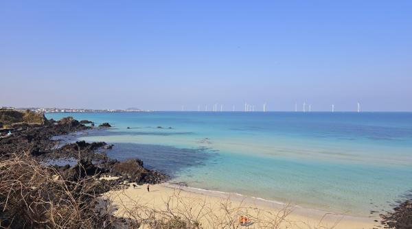 jeju insula unde viitorul e verde trecutul doare iar femeile isi pot tine respiratia sub apa minute in sir jeju insula unde viitorul e verde trecutul doare iar femeile isi pot tine respiratia sub apa minute in sir