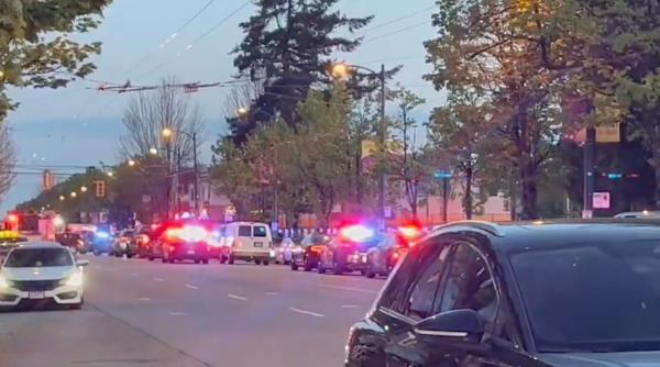 alerta in canada o masina a intrat in multime in vancouver in timpul unui festival mai multi oameni au fost ucisi alerta in canada o masina a intrat in multime in vancouver in timpul unui festival mai multi oameni au fost ucisi