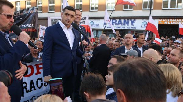 george simion vorbeste limba moscovei si astazi l a aplaudat pe karol nawrocki coincidenta nu agitatie la varsovia george simion vorbeste limba moscovei si astazi l a aplaudat pe karol nawrocki coincidenta nu agitatie la varsovia