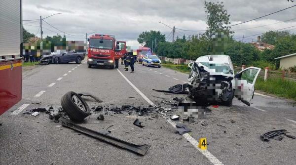 impact puternic intre trei masini pe o sosea din neamt sapte persoane implicate in accident inclusiv doi copii impact puternic intre trei masini pe o sosea din neamt sapte persoane implicate in accident inclusiv doi copii