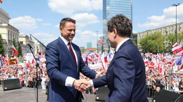 moment istoric presedintele romaniei nicusor dan vorbit in poloneza la mitingul din varsovia