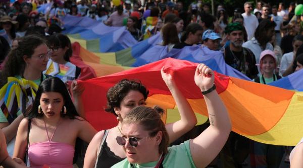 cinci suspecti prinsi cu oua asupra lor inaintea marsului bucharest pride suspiciune rezonabila ca urmau sa fie folosite ilegal cinci suspecti prinsi cu oua asupra lor inaintea marsului bucharest pride suspiciune rezonabila ca urmau sa fie folosite ilegal