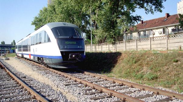 un tren sageata albastra a luat foc in arges aproape 100 de oameni s au autoevacuat iar o femeie a suferit un atac de panica un tren sageata albastra a luat foc in arges aproape 100 de oameni s au autoevacuat iar o femeie a suferit un atac de panica