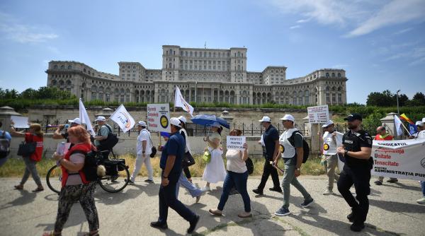 functionarii dau in judecata statul roman pentru taierea sporurilor zegrean procesul va ajunge la ccr functionarii dau in judecata statul roman pentru taierea sporurilor zegrean procesul va ajunge la ccr