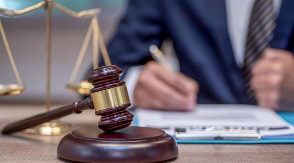 forumul judecatorilor ameninta ca pleaca imediat 1 000 de magistrati din sistem daca se adopta masurile lui bolojan