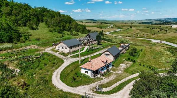 casele traditionale din transilvania si maramures scoase la vanzare prin sotheby s la 880 de mii de dolari