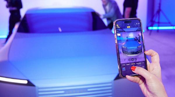 trump a atacat compania jaguar tulburare absoluta reclama stupida si woke un dezastru total