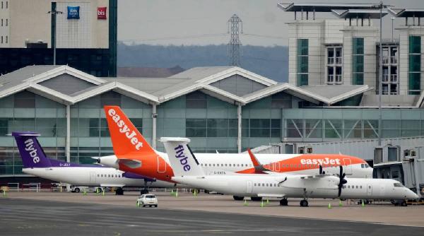 haos pe aeroportul din birmingham toate zborurile suspendate dupa un incident pe pista