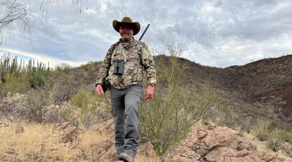 un milionar american care s a dus in africa sa vaneze animale exotice a fost lovit cu cornul de un bivol si a murit