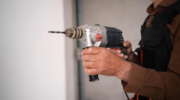 crima macabra la zarnesti un barbat si a omorat tatal cu un burghiu