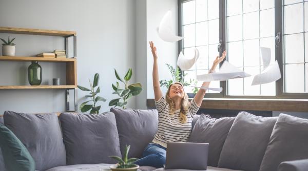 o femeie care nu mai putea scapa de datorii a ajuns sa castige mii de euro lucrand doar doua ore pe zi