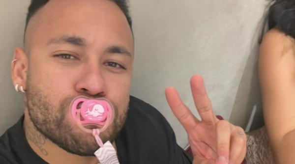 suzetele pentru adulti noul trend de pe retelele sociale neymar a postat si el o fotografie