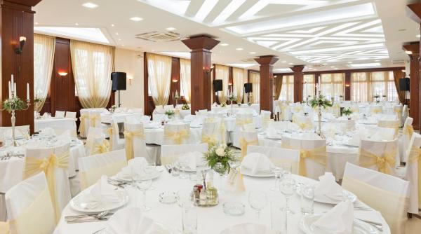 restaurantele obligate sa raporteze la anaf listele cu evenimentele inclusiv pretul meniului si avansul incasat