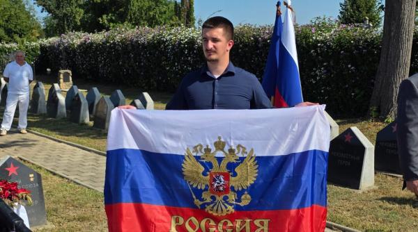 manifestatie provocatoare la iasi steagul rusiei a fost fluturat de cativa rusofili care au scandat mesaje anti ucraina