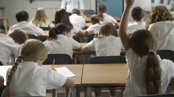 romania tot mai slaba la testele internationale evaluarile de la clasele ii iv si vi vor include termeni pisa