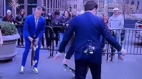 Moment viral. Pete Hegseth s-a lovit singur cu un skateboard între picioare în timp ce încerca să facă un truc cu placa