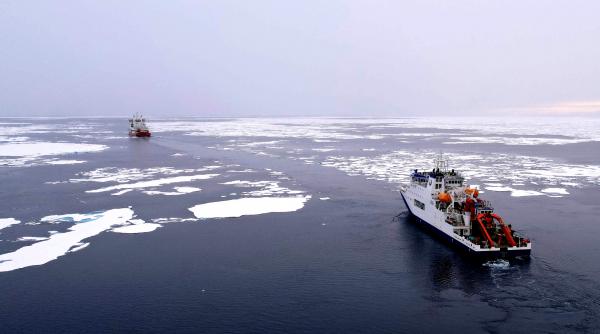 China deschide ruta arctică Asia-Europa, parcursă în doar 18 zile. Experții avertizează că ar putea fi un dezastru
