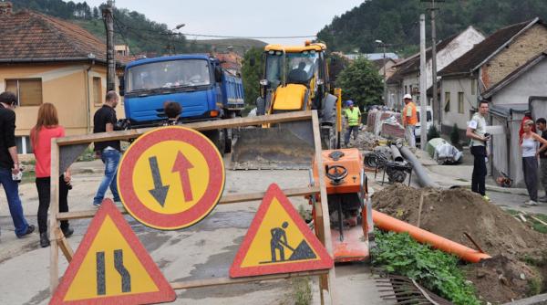 Proiecte de apă și canalizare întârziate chiar și 10 ani. Experți: costurile se pot dubla din cauza birocrației