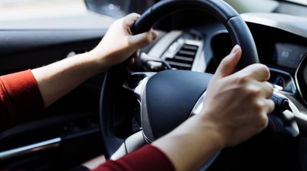 Un român a dat examenul pentru permis auto de 20 de ori și l-a luat de fiecare dată. Așa a câștigat o mică avere, în Franța