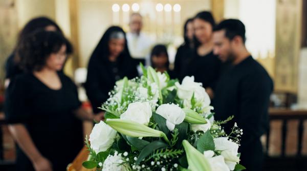 un priveghi in argentina s a transformat in soc cand mortul a intrat pe usa sunt viu