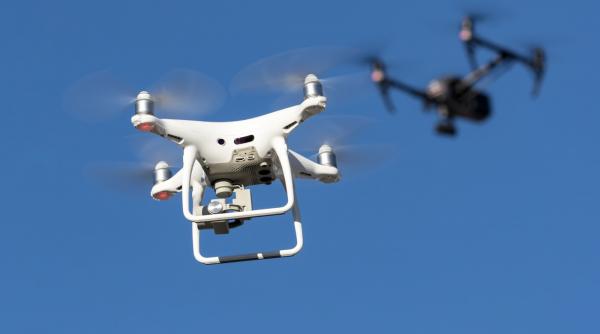 Drone vor survola România pentru prinderea celor care poluează aerul. Ministrul Mediului: “Infractorii nu mai scapă cu una cu două"