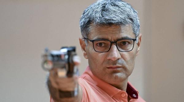 cel mai relaxat om din poligon a devenit din nou viral yusuf dikec a luat aur la tir cu pistolul la campionatul european