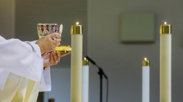 Credincioșilor le-a plăcut atât de mult vinul de altar, că biserica a trebuit să schimbe marca