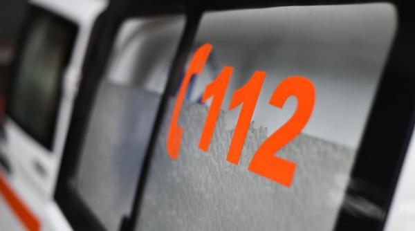 Un elev de 15 ani a bătut un profesor în clasă până l-a băgat în spital, la Târgoviște. Agresorul a fost prins de poliție