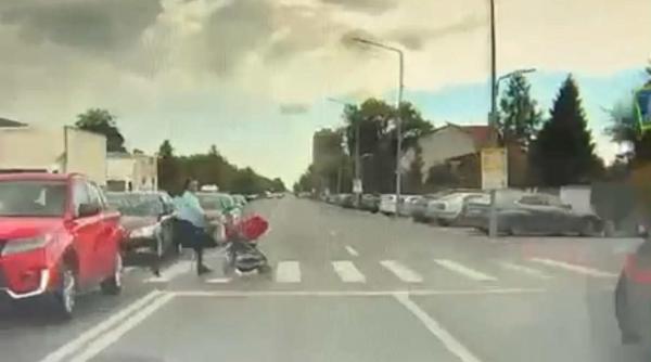 momentul in care o mama e lovita mortal a fost filmat de camera de bord a masinii soferul accelereaza inainte de trecerea de pietoni