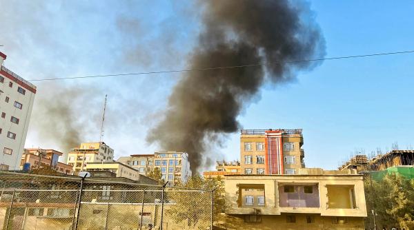 pakistanul a lansat un atac cu rachete asupra kabulului au fost bombardate si fortele talibane din kandahar