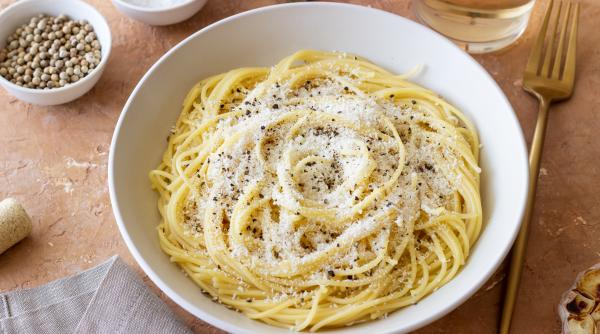 reteta de paste care le a adus oamenilor de stiinta un premiu ig nobel secretul pastelor perfecte cacio e pepe