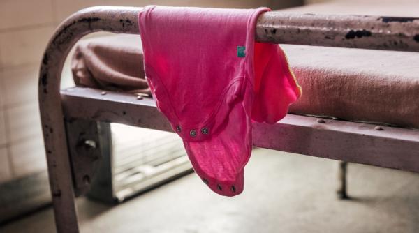 un fermier a crezut ca a gasit o papusa ingropata in pamant apoi degetele ei au miscat