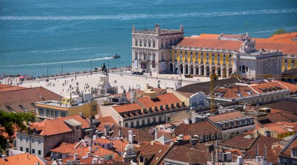 la 41 de ani alex a renuntat la salariul urias si s a mutat in cea mai buna tara pentru pensionari economisesc 4 200 de euro lunar