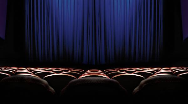 de ce ne uitam din ce in ce mai mult la filme de groaza exista multa furie teama si diviziune care se reflecta in cinema