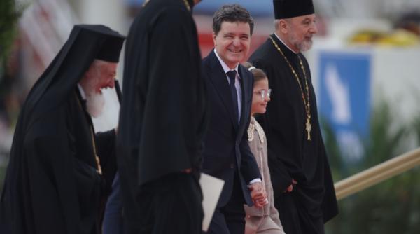 ce nu s a vazut la televizor la sfintirea catedralei nationale imagini inedite