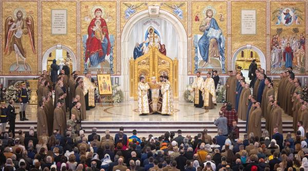 patriarhia dezminte ca ar fi inchis catedrala nationala pentru o slujba cu ionut mosteanu si generalii la ora 5 dimineata