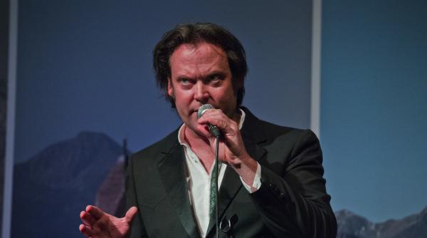 charley ottley realizatorul documentarelor wild carpathia a obtinut cetatenia romana jurnalistul depune juramantul pe 6 noiembrie