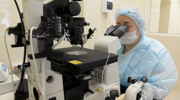 premiera medicala un cuplu a incercat timp de 19 ani sa aiba un copil insa abia acum a reusit cu ajutorul inteligentei artificiale