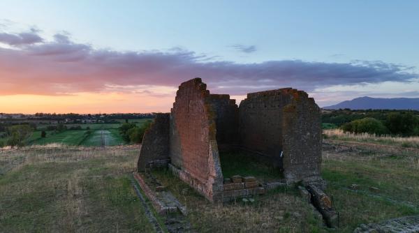 arheologii au descoperit ruine masive din piatra intr un oras antic care odata a rivalizat cu roma