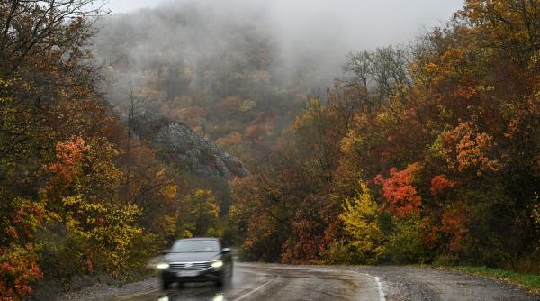 avertizare imediata de la anm cod galben de ceata meteorologii au anuntat si ploi in mai multe regiuni din tara