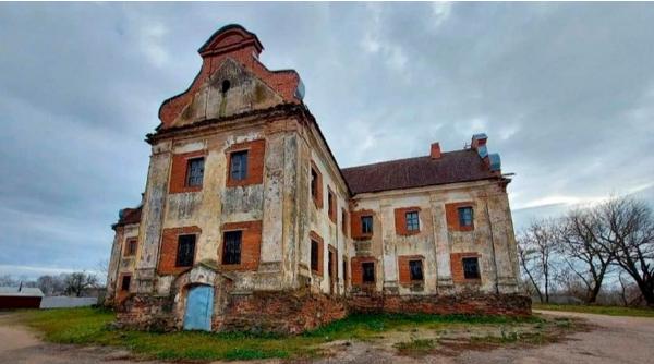 o manastire veche de 400 de ani a fost vanduta la pretul unei pizza si va fi transformata in clinica stomatologica in belarus