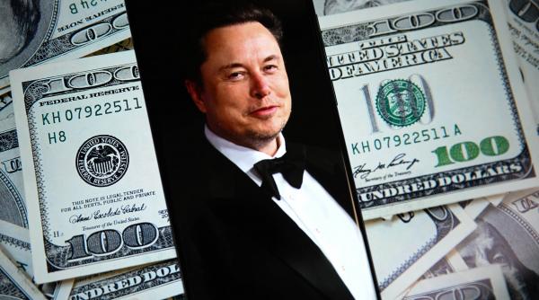 ce face elon musk cu toti banii lui cel mai bogat om din lume traieste sub pragul saraciei si doarme pe unde apuca