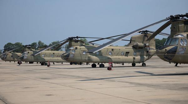 mai multe persoane de la baza militara andrews unde trump a fost miercuri s au imbolnavit dupa ce au primit un pachet suspect