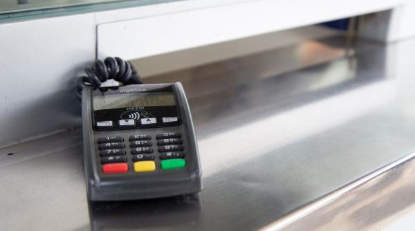 o banda de romani spargea bancomate in italia dupa o metoda inedita din sua carabinerii i au prins dupa un raport primit din roma