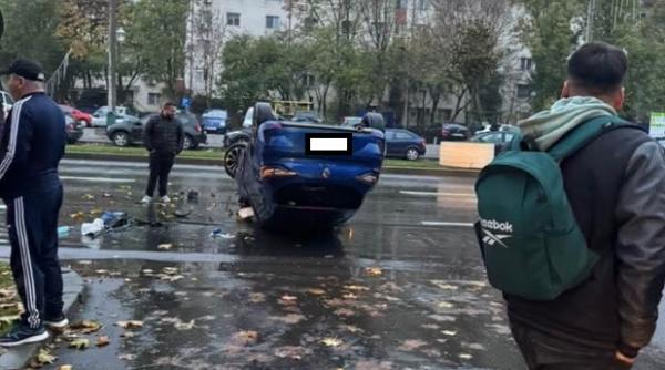 o soferita s a rasturnat cu masina in sectorul 4 din bucuresti dupa ce a lovit un stalp de iluminat public