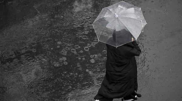 vremea se incalzeste si ploua in majoritatea zonelor pana la jumatatea lunii apoi urmeaza o schimbare radicala prognoza pe regiuni