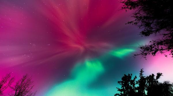 alerta de furtuna geomagnetica severa sunt posibile perturbari gps si in retele electrice aurora boreala se va vedea mult mai la sud