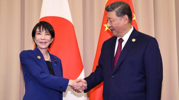 O declarație a prim-ministrei Japoniei a agitat spiritele la Beijing. China își reactivează diplomația agresivă a „lupilor războinici”